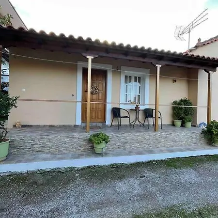 Maritina House Appartamento Poúlithra